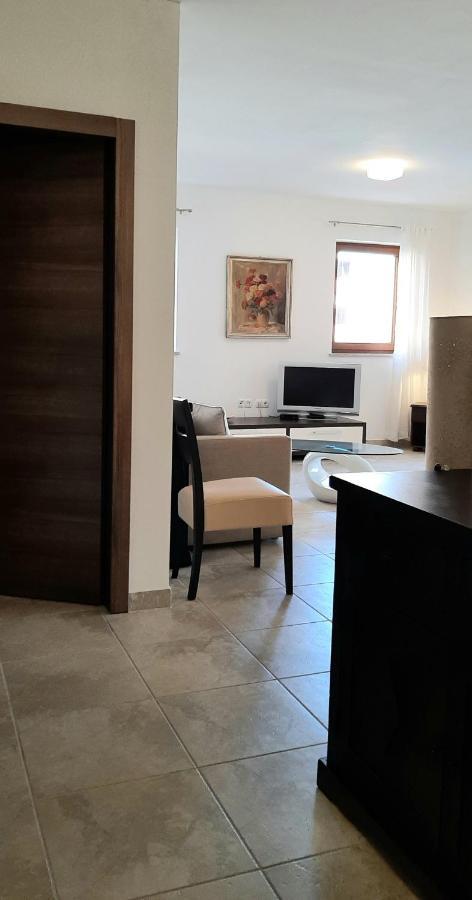 Traumferienwohnung Mit Privatem Pool & Gemuetlicher Grillecke Am Meer, Kroatien, Istrien, Liznjan Bei Medulin - Bester Urlaub An Der Adria, Fuer Paare エクステリア 写真